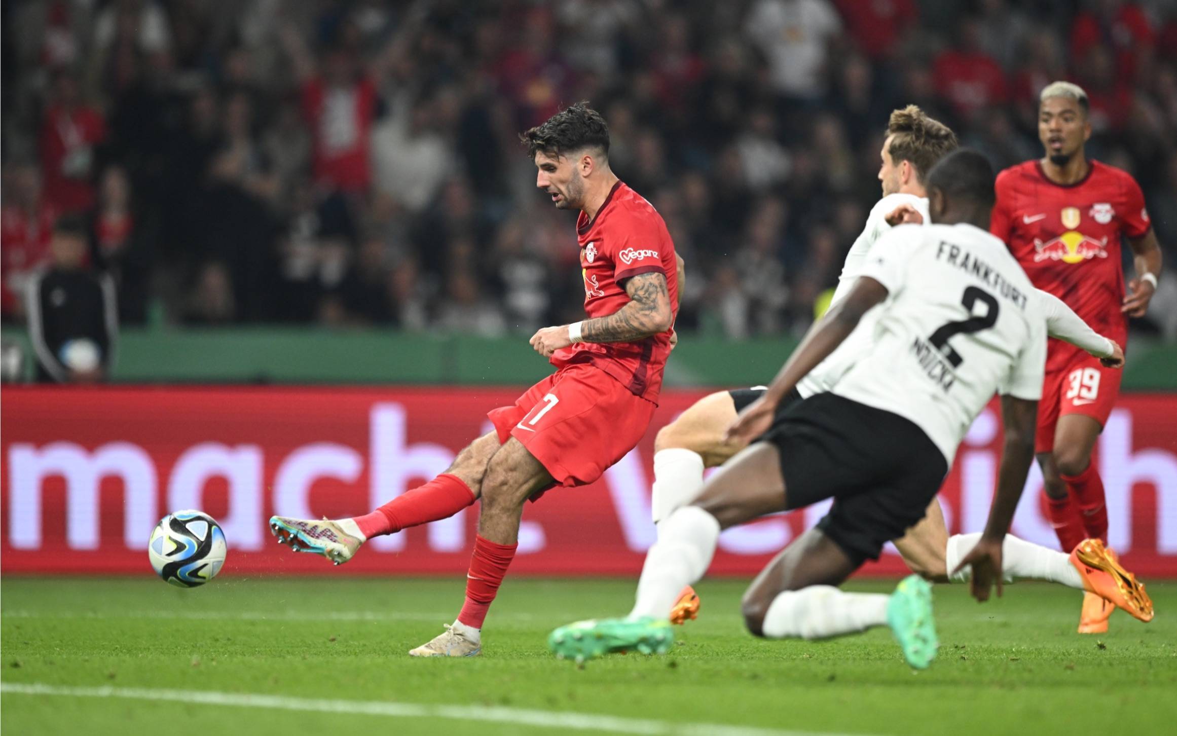 拜仁慕尼黑逆转击败弗赖堡,积分榜领先的简单介绍 拜仁慕尼黑逆转击败弗赖堡,积分榜领先的简单介绍