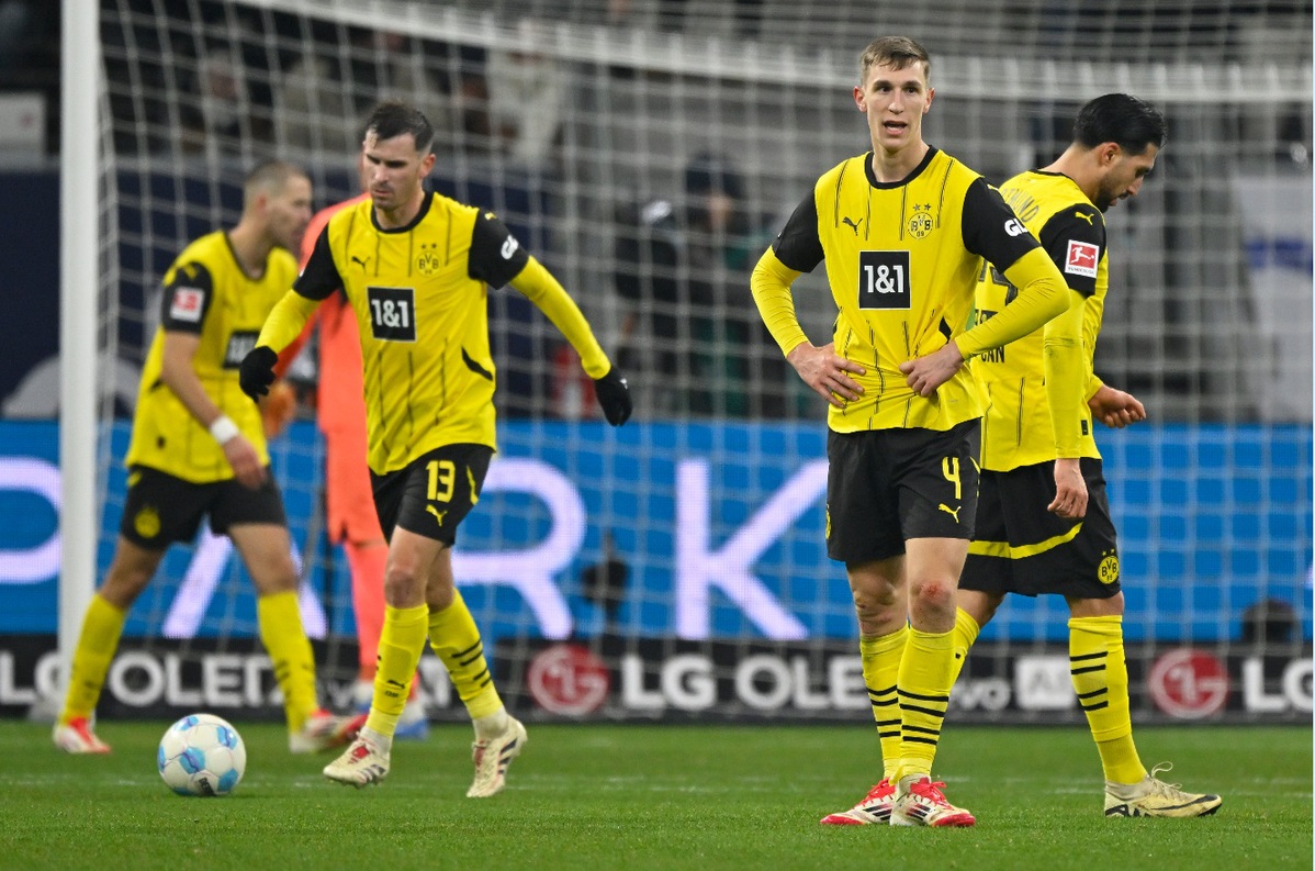 法兰克福队客场输球,遭遇连败 法兰克福队客场输球,遭遇连败