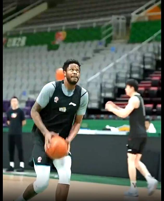 包含战术配合完美,球员表现抢眼的词条 包含战术配合完美,球员表现抢眼的词条