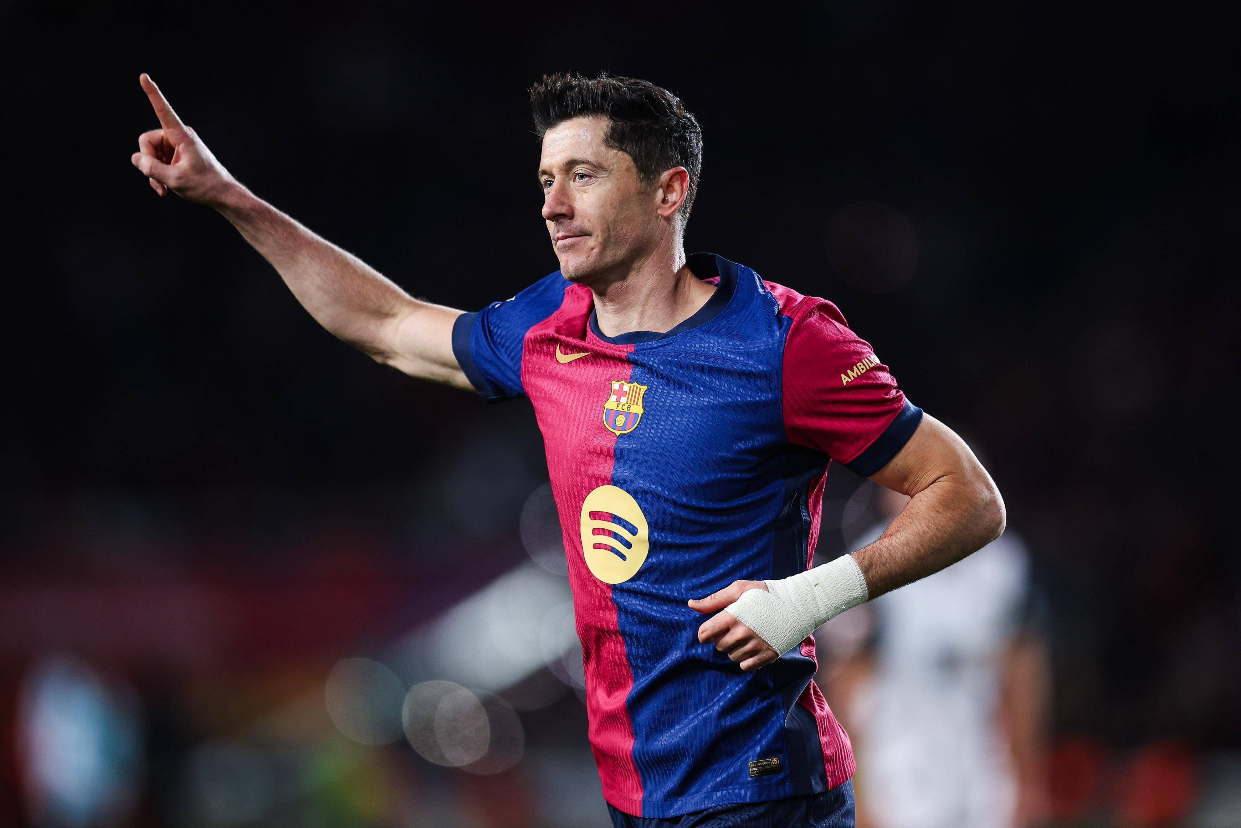 奥萨苏纳完胜对手,主场保持领先优势 奥萨苏纳完胜对手,主场保持领先优势