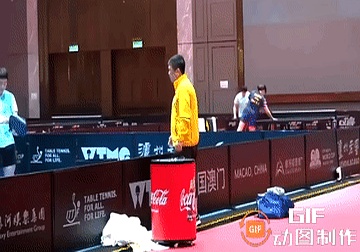 精彩比赛中发生的意外瞬间成为焦点 精彩比赛中发生的意外瞬间成为焦点