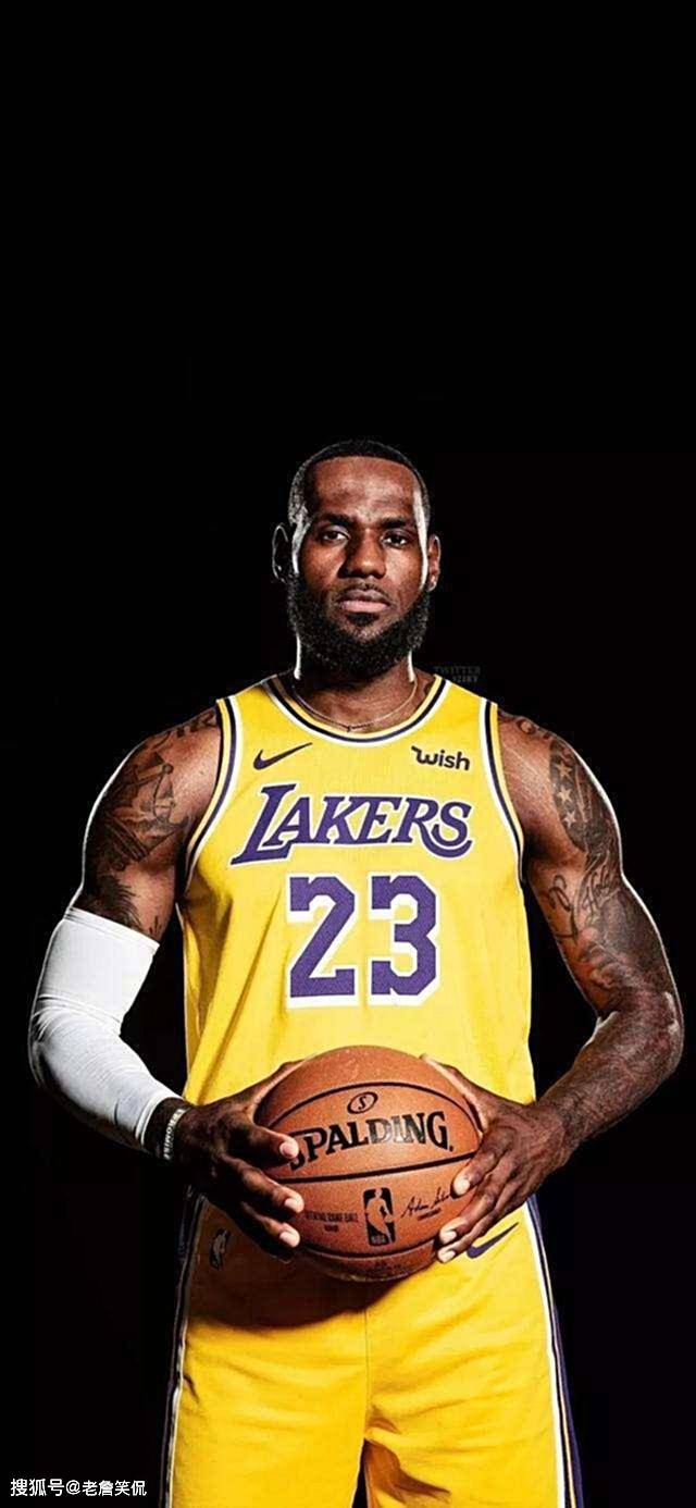 爱游戏官网入口-詹皇压哨绝杀,湖人大胜雷霆