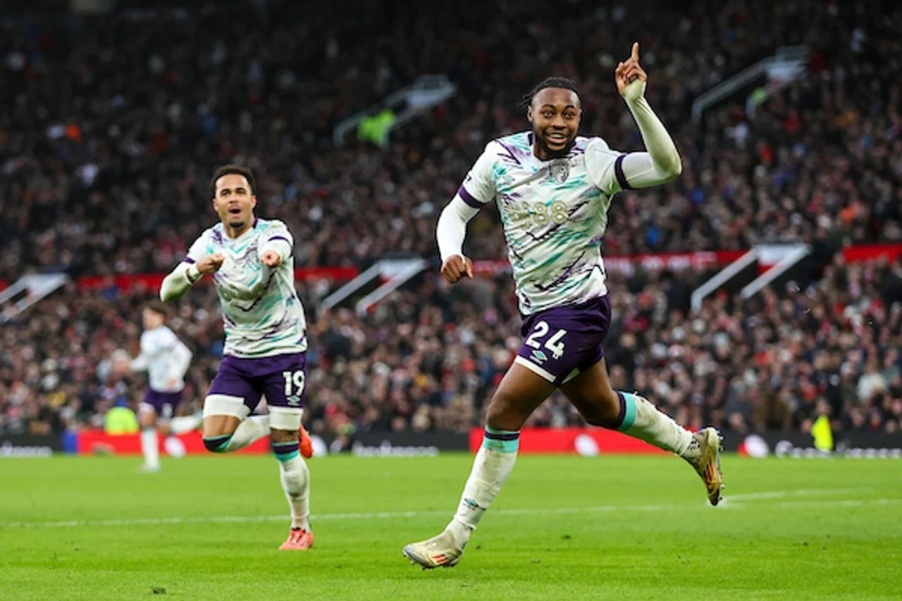 曼联主场灭敌:伯恩茅斯无从对抗 曼联主场灭敌:伯恩茅斯无从对抗