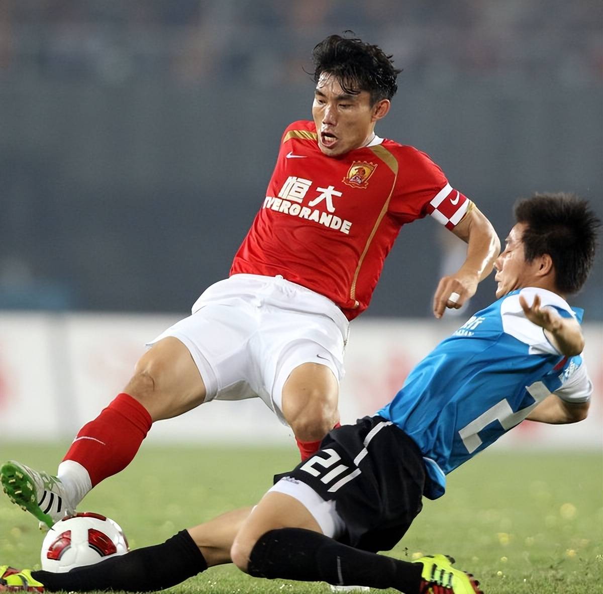 包含上海绿地申花客场大败广州恒大,士气受挫的词条 包含上海绿地申花客场大败广州恒大,士气受挫的词条