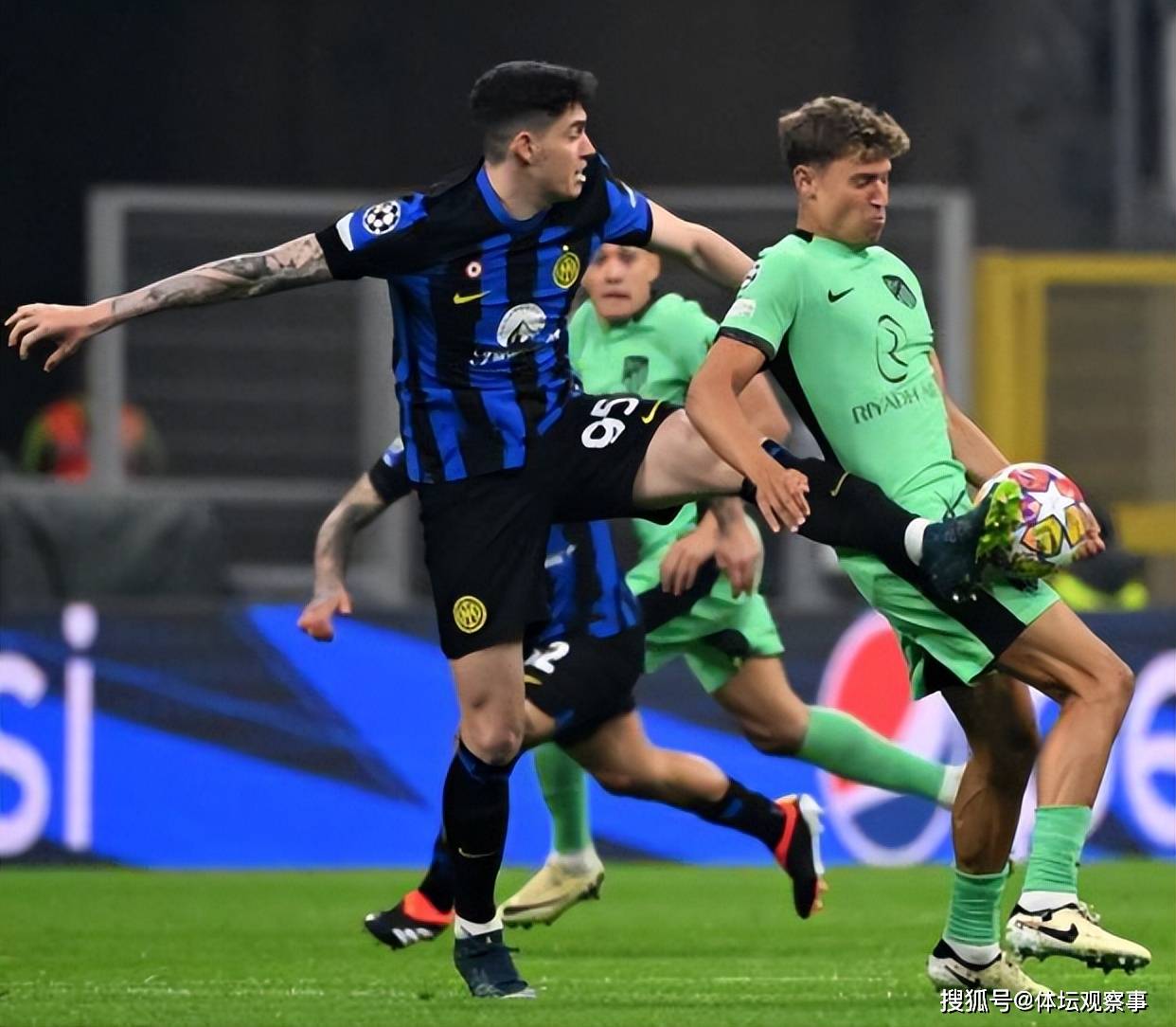 爱游戏app下载-西甲豪门争相购入顶级中场,弥补球队短板势在必行