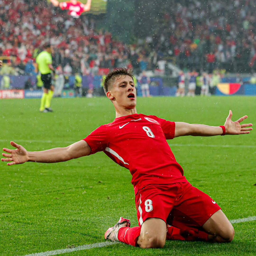 一场比赛中球员个人表现抢眼 一场比赛中球员个人表现抢眼