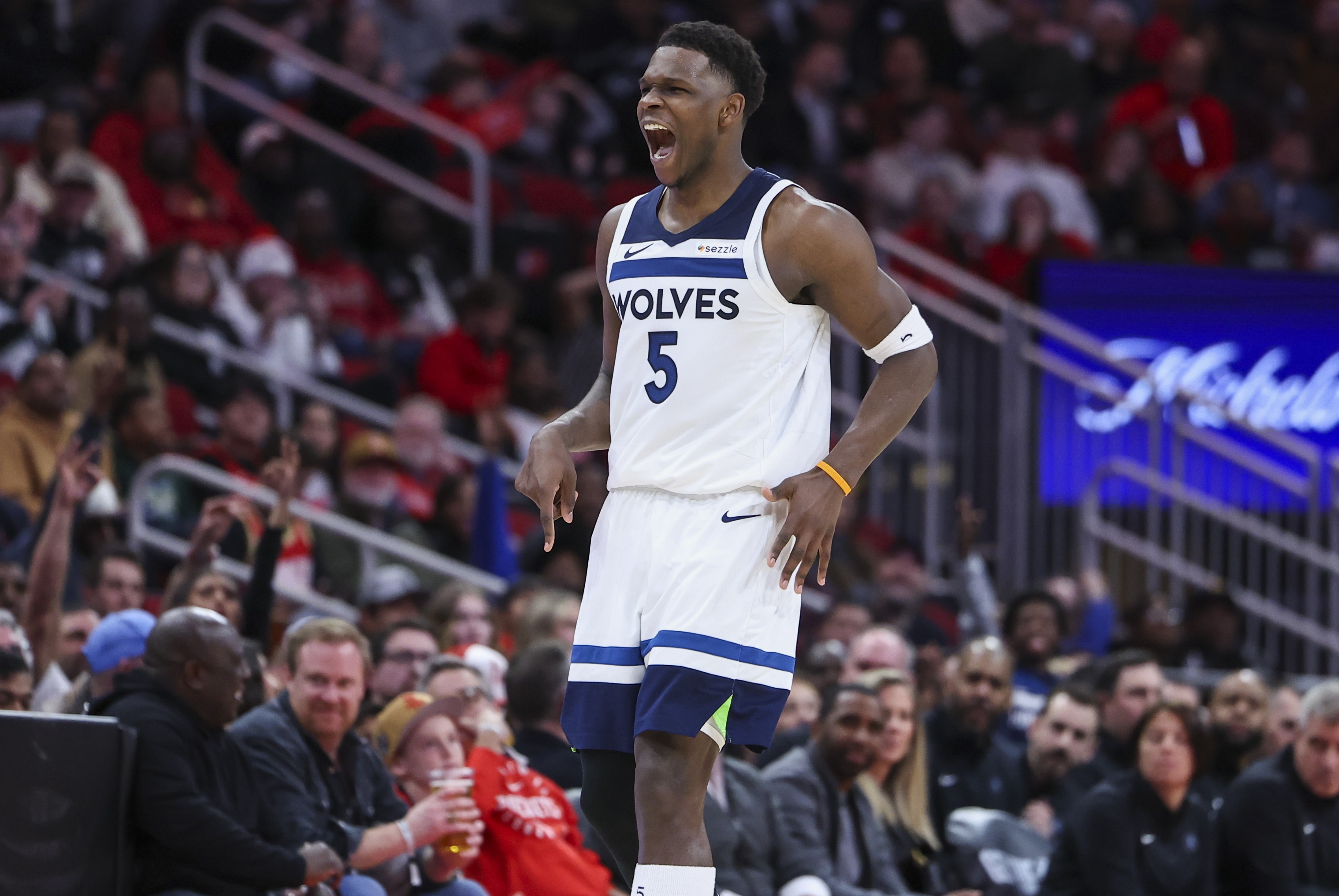 森林狼擒狂欢队,爱德华兹独揽24分的简单介绍 森林狼擒狂欢队,爱德华兹独揽24分的简单介绍