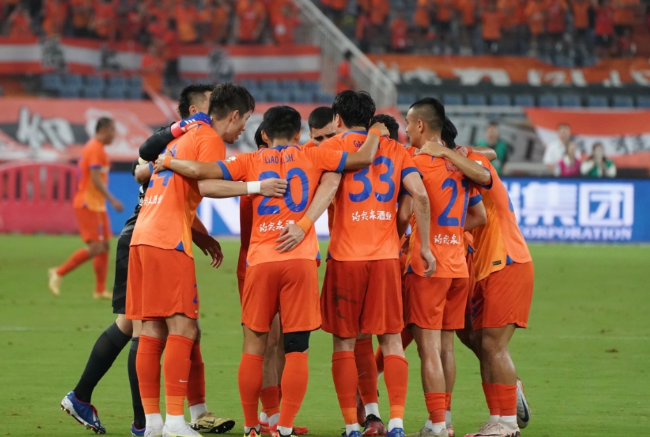 爱游戏网站-对手失误迅速反击破门得分