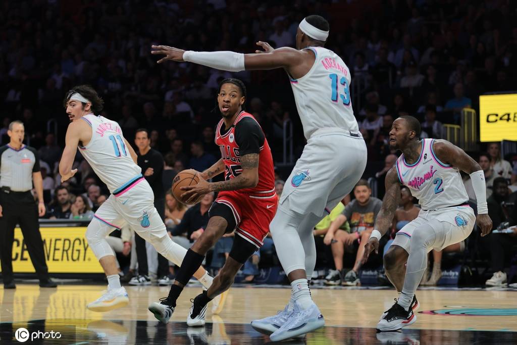 公牛队主场不敌骑士,迎来三连败的简单介绍 公牛队主场不敌骑士,迎来三连败的简单介绍