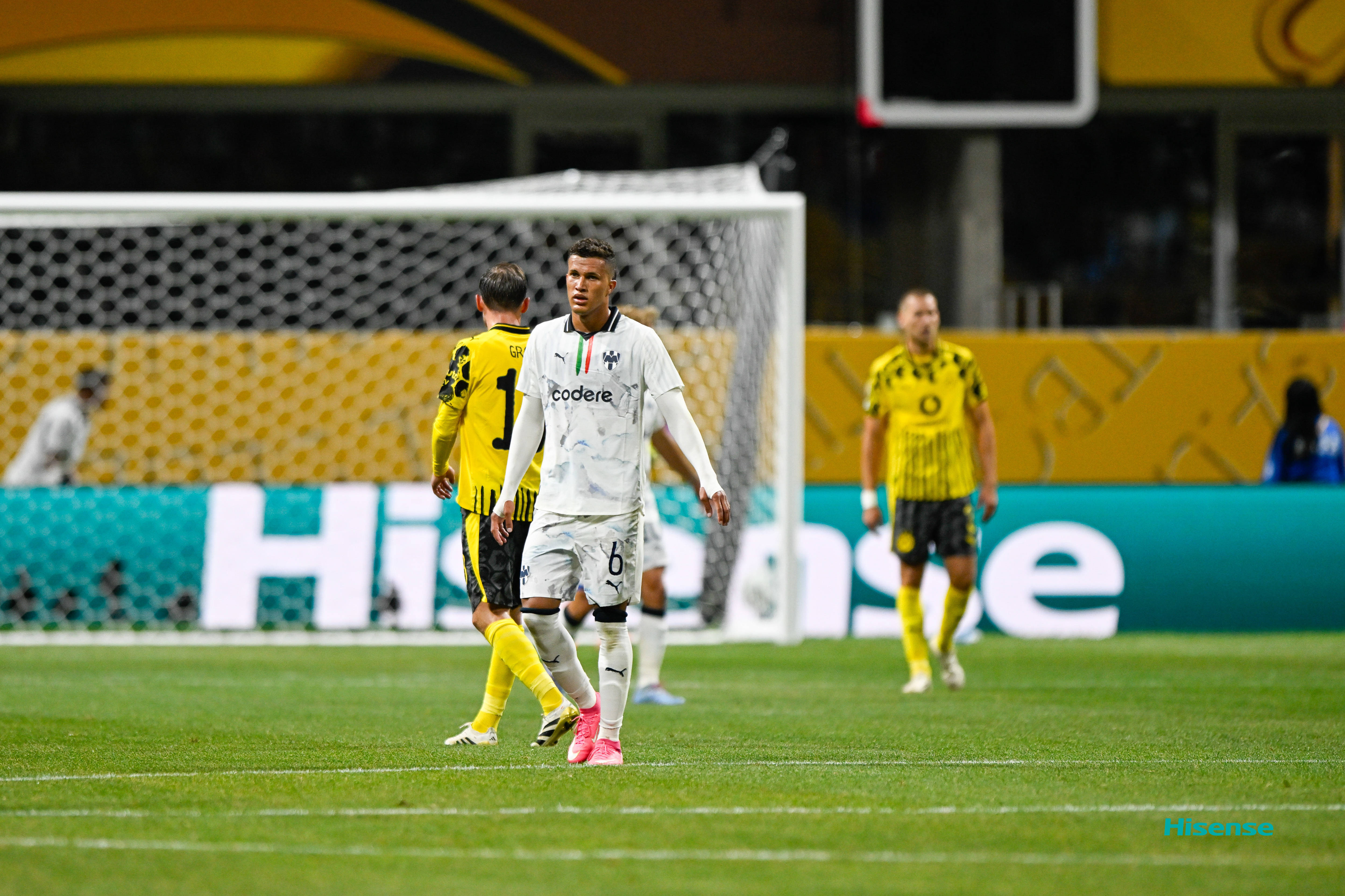 爱游戏下载-英超劲旅逆势晋级，欧冠八强诞生