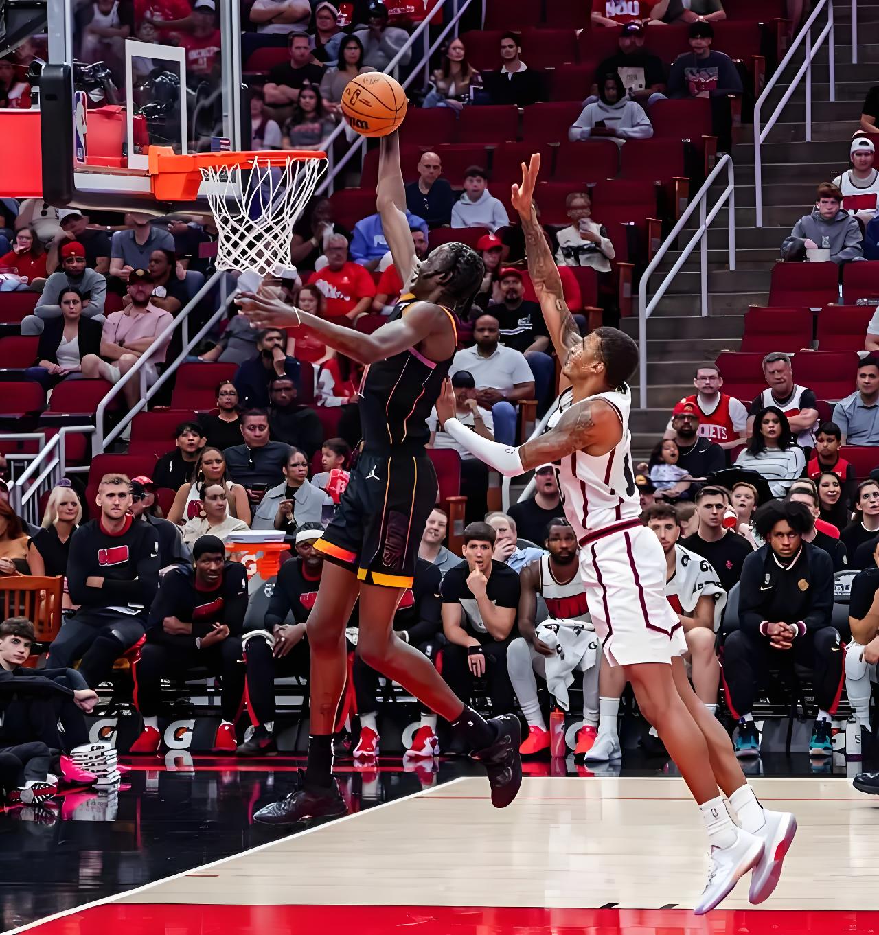 激烈较量！球员士气高涨备战决胜局